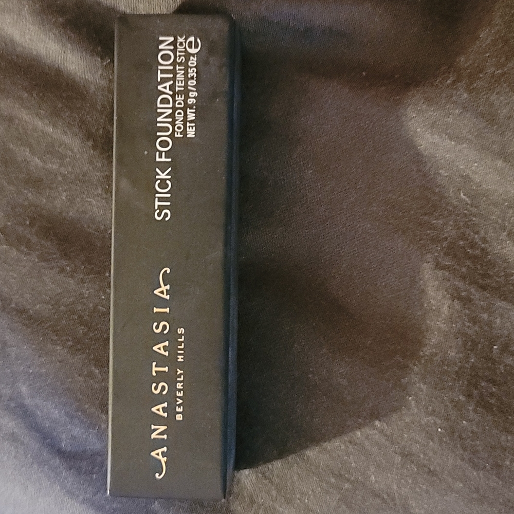 Anastasia foundation stick